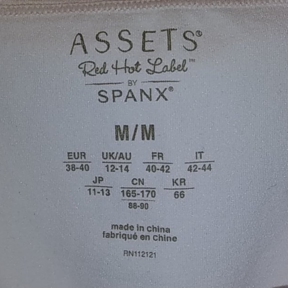 Assets By Spanx Shapewear Slip Bundle - Picture 7 of 13